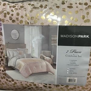 COPY - Brand new Queen size Comforter Set